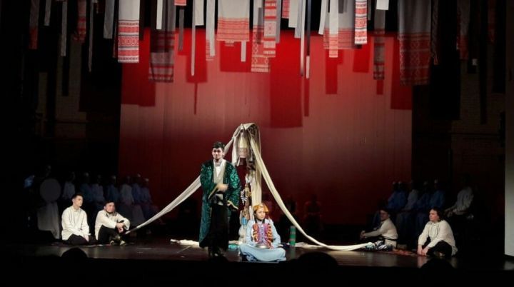 Әлмәт драма театры тамашачыга «Аһәң» спектаклен тәкъдим итте