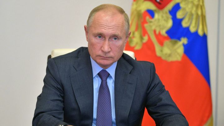 Владимир Путин өйдән эшләү турындагы законны имзалады
