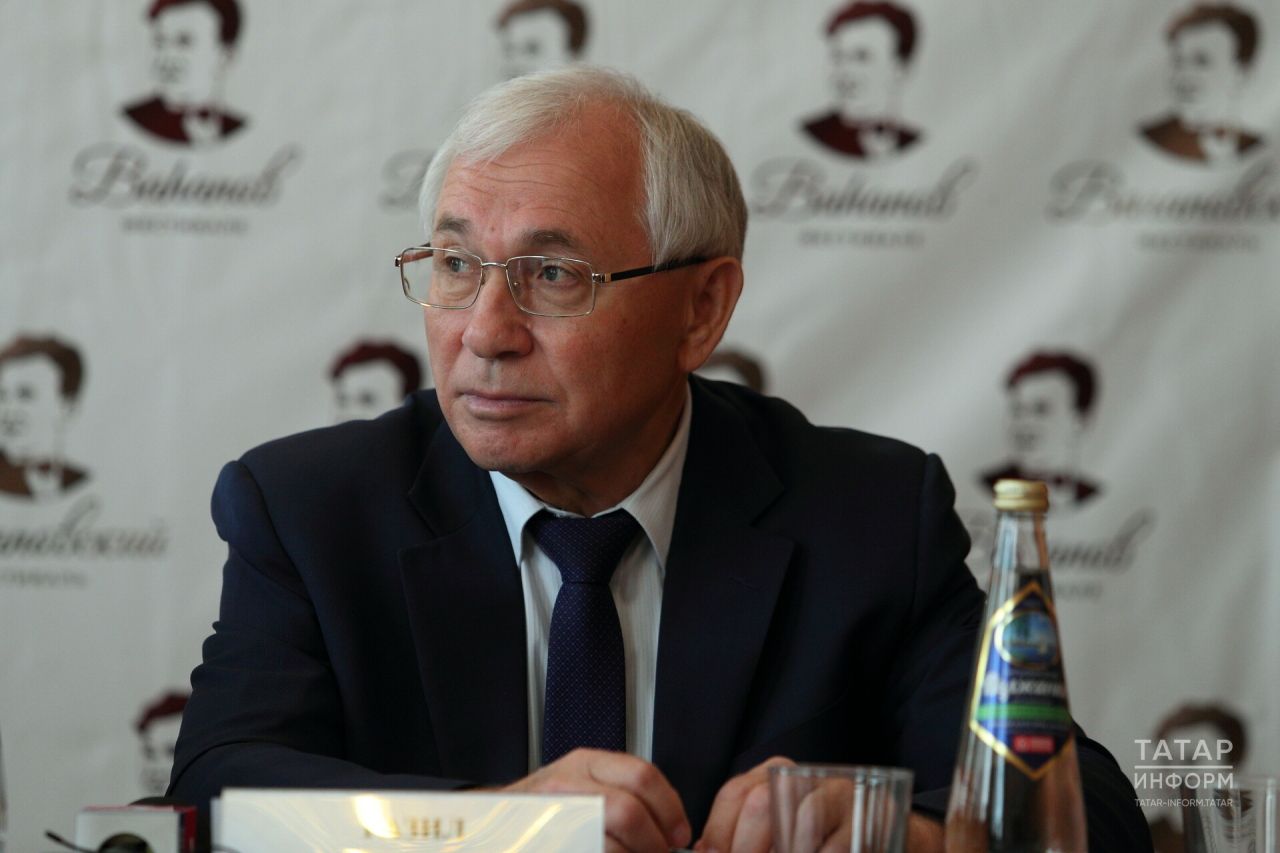 Рифат Фәттахов Милли китапханәгә Разил Вәлиев исемен бирергә тәкъдим итте