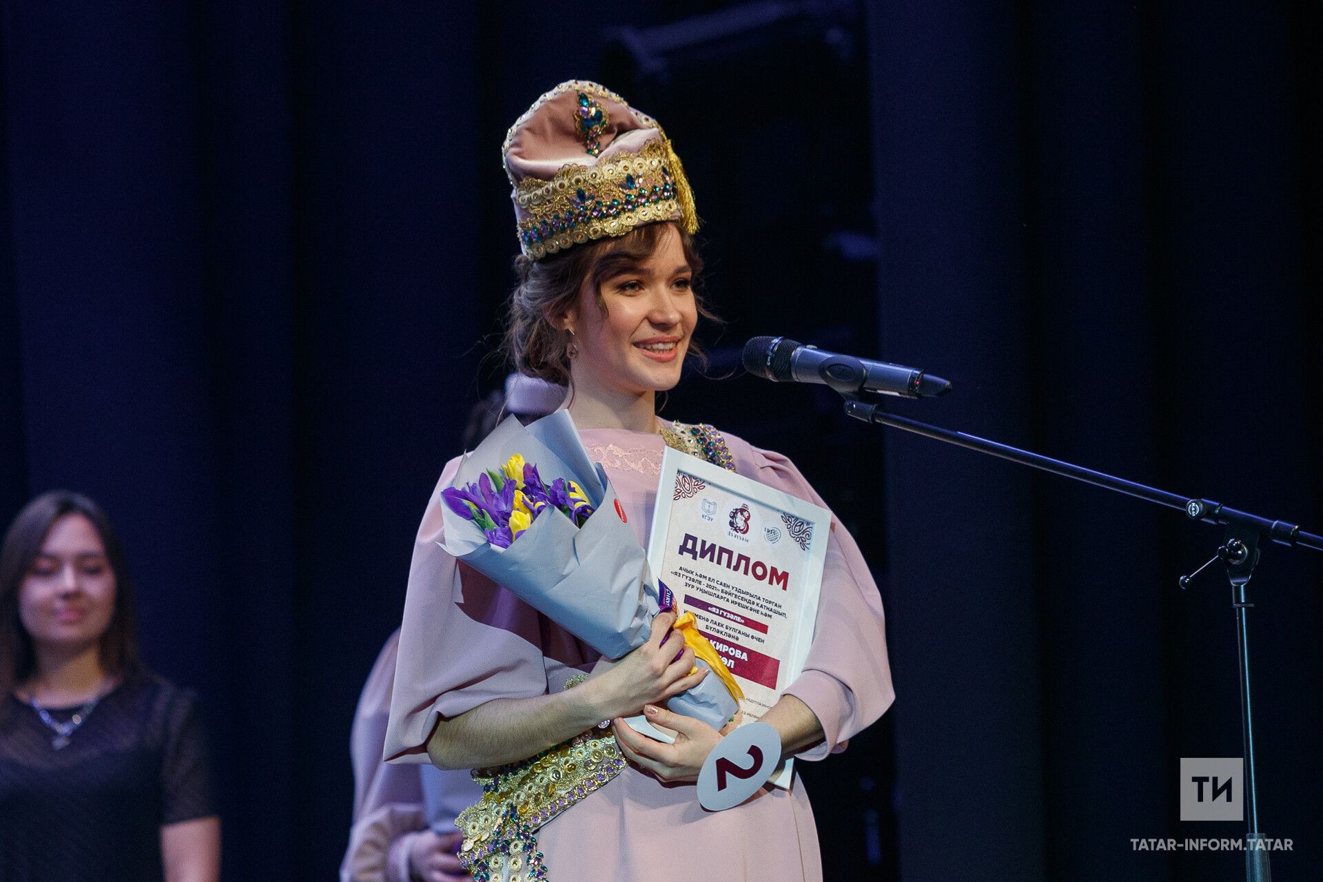 «Татар кызы» финалисты Айгөл Шакирова: Кешеләр шифа булырдай сүзгә мохтаҗ