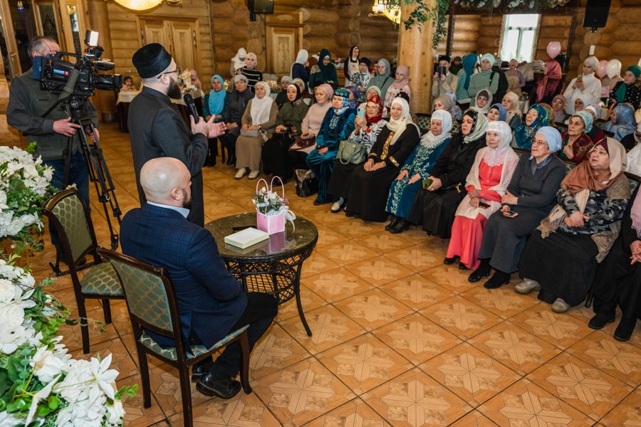 Мөфти: “Яулык ул – хатын-кызларыбызның таҗы”