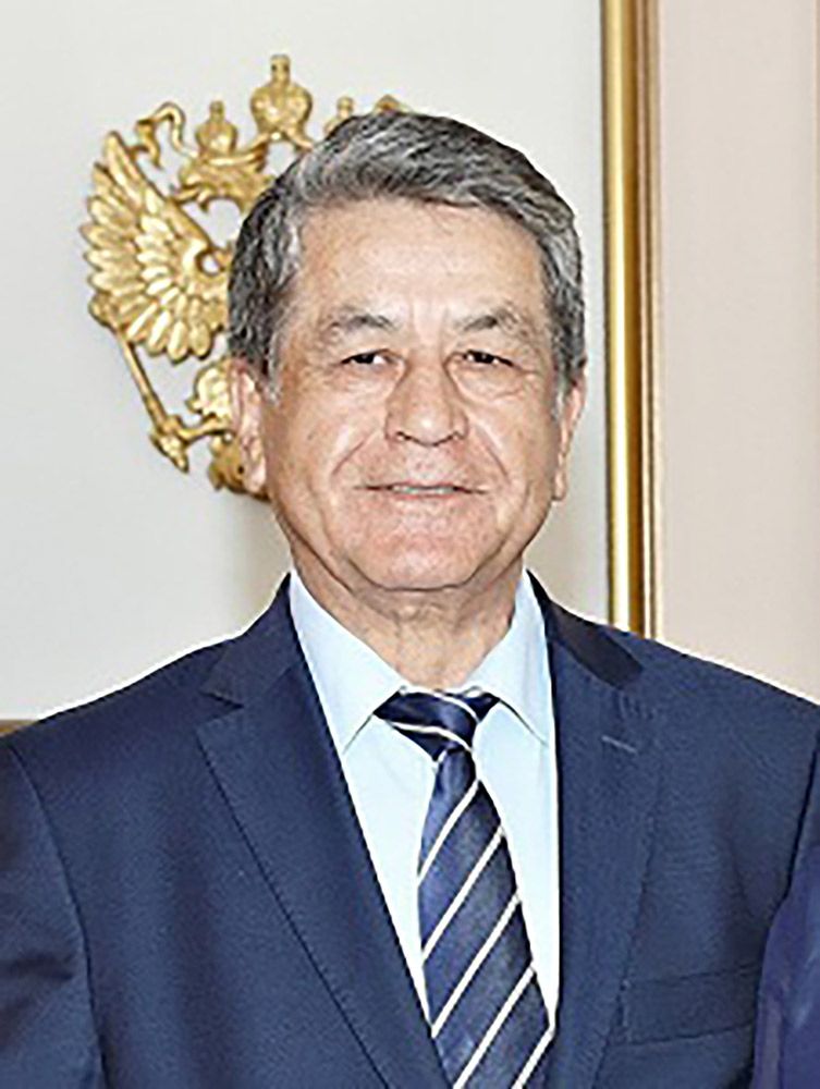 Равил Насыйбуллин: Гаиләгә мәдхия (өзекләр)