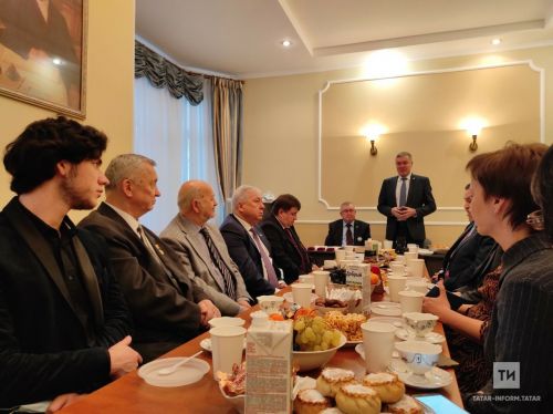 Татарстанның Санкт-Петербургтагы вәкиллегендә Татар морзалары оешмасы белән очрашу булды