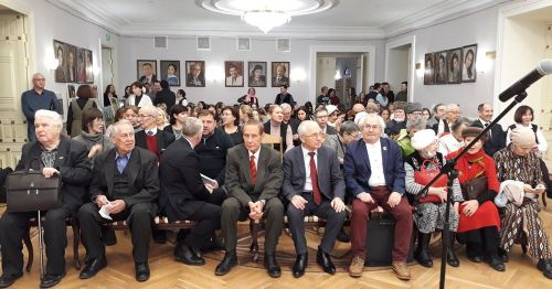 Исәнбәт халыкка кайта