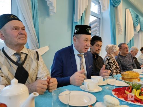 Меценат Габделбәр Әлимов: Татарча аралашмагач, татар теле үзеннән-үзе юкка чыга
