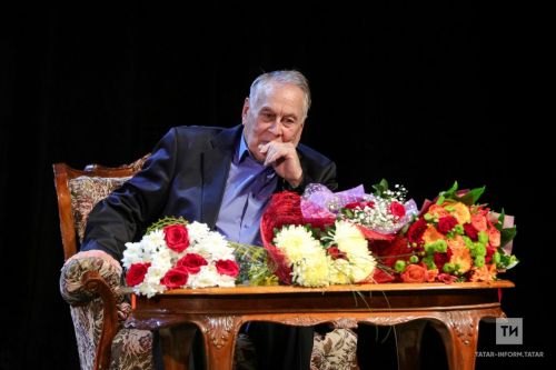 Алмаз Нургалиевның Әзһәр Шакировка багышланган «Җылак» фильмының трейлеры чыкты