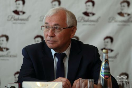 Рифат Фәттахов Милли китапханәгә Разил Вәлиев исемен бирергә тәкъдим итте