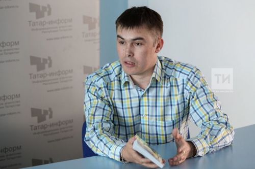 Башкортстан Язучылар берлеге идарәсе шагыйрь, тәрҗемәче Айдар Хөсәеновка кисәтү ясаган