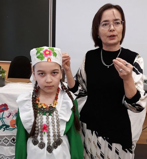 Әдипләр исемендәге укулар