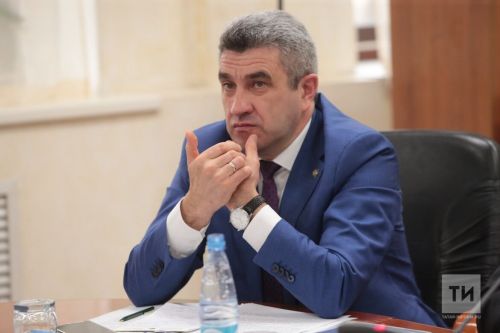 Илсур Һадиуллин мәктәпләрдә нинди фән укытучылары җитмәвен әйтте