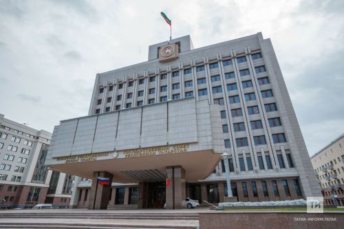 Миңнеханов Татарстан Дәүләт Советы депутатлары санын арттыру турында законны имзалады