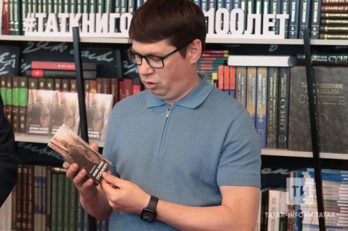 Зиннур Хөсниярның «Әтием кайда, Суслонгер?!» китабы тәкъдим ителде