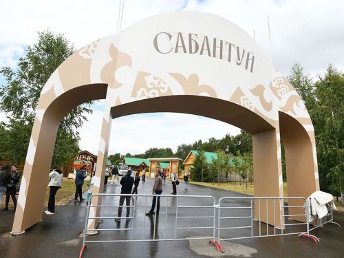 Мирныйдагы Сабантуй буенча гид: беренче телекүпер, кулинар мастер-класслар һәм квадроцикл өчен көрәш