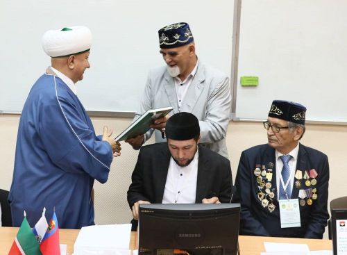 Себер татарлары янында