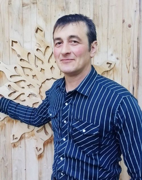Алмаз ӘХМӘТГАЛИЕВ: Менгәндә әле дә сынаулар тавына, Язмышның күзенә карыйбыз елмаеп...