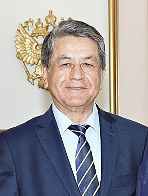 Равил Насыйбуллин: Гаиләгә мәдхия (өзекләр)