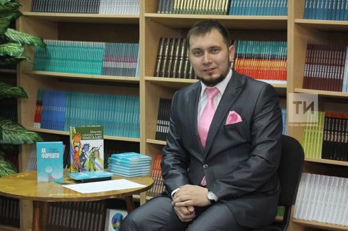 Рифат Сәлах: “Беркемне дә чәченнән тартып үстермиләр”