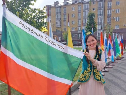 Казаннан Айсылу Лотфуллина «Иң яхшы туган тел һәм әдәбият укытучысы» конкурсында җиңде