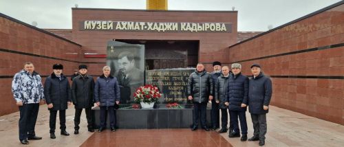Милли Шура рәисе Россия Герое Әхмәт Кадыйров исемендәге мемориаль комплекс белән танышты