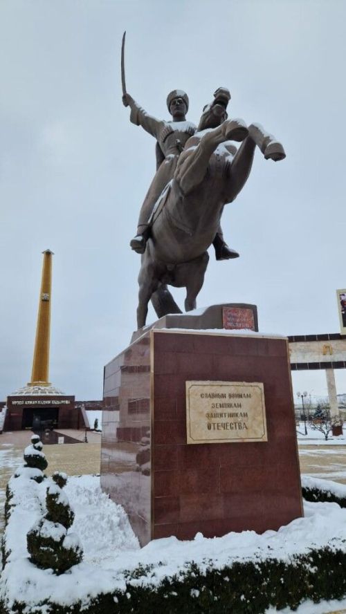 Милли Шура рәисе Россия Герое Әхмәт Кадыйров исемендәге мемориаль комплекс белән танышты