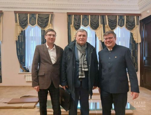 Рәмис Латыйпов һәм Фирдүс Гыймалтдиновны Татарстан Язучылар берлегенә алдылар