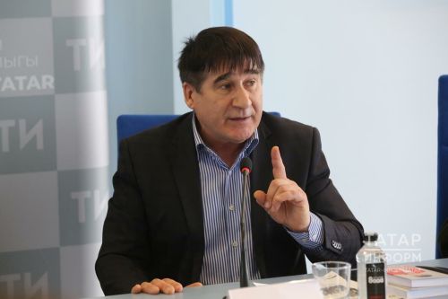Җәвит Шакиров: Заманында бушка эшләдек, хәзерге яшьләр кебек беренче итеп акча сорамадык