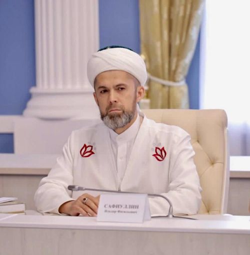 Илдар хаҗи Сафиуллин: Үзебез бердәм, гаиләләребез нык булса, динебез, милләтебез һәм дәүләтебез көчле булыр