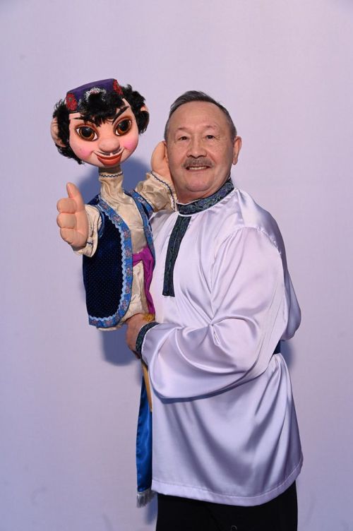 Кара мыеклы аксакал