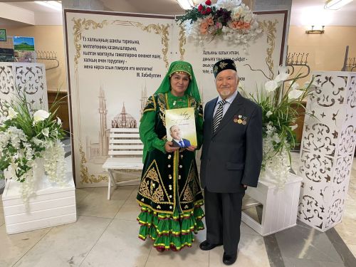 Милләткә хезмәт итте