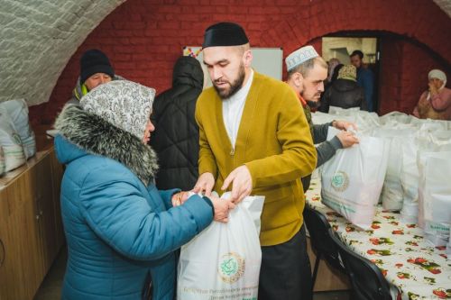 Фитр сәдакасын кая җибәрергә? Нәзарәтнең «Зәкят» фонды, мохтаҗларга тарату өчен, фитр сәдакасын онлайн кабул итә