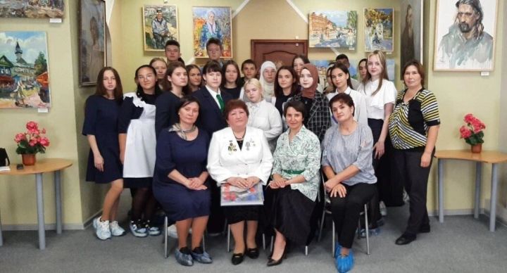 Гөлнур Айзат белән очрашу