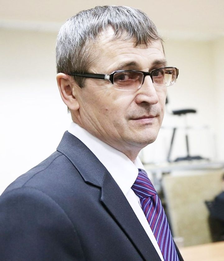 Марат Кәбиров: Үзәкләрне өзәр көзем бар да, Шул көзләргә түзәр түзем бар...