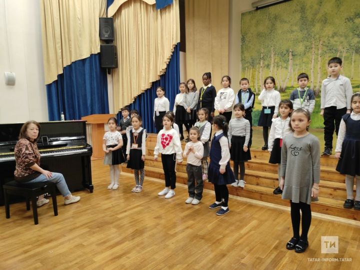 Мәскәүнең Муса Җәлил исемендәге татар мәктәбе укучылары: Татар телен бик җиңел өйрәндек
