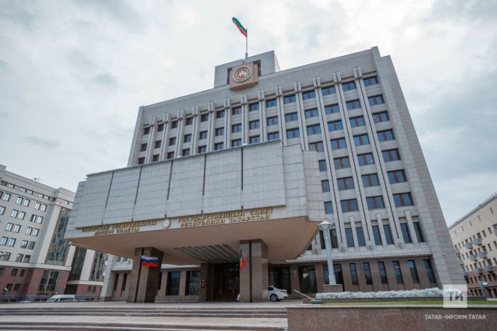 Миңнеханов Татарстан Дәүләт Советы депутатлары санын арттыру турында законны имзалады