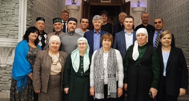 Түбән Новгород өлкәсенең Мәдәнә авылында татар авылларын өйрәнүчеләр очрашты