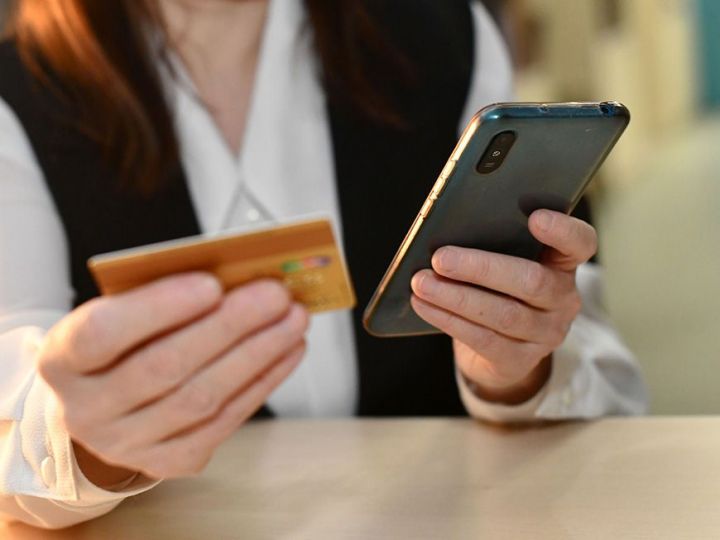 Казанда яшәүче хатын-кыз мошенникларга ярты миллион сум күчергән