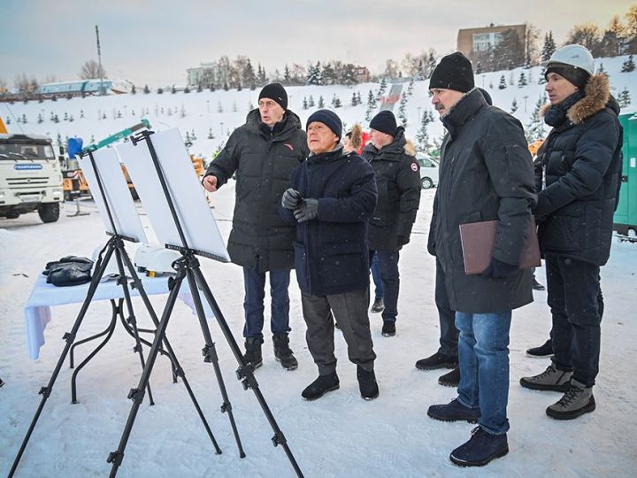 Рөстәм Миңнеханов ТР башкаласында төзелә торган объектларда булып кайтты