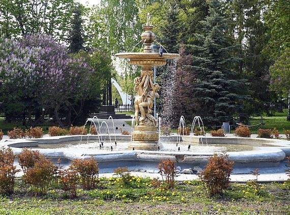 Ленин бакчасы һәм Дан скверы: Казанда кыштан соң беренче шәһәр фонтаннары эшли башлады